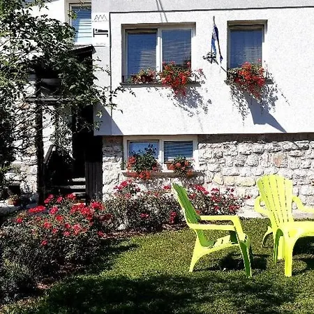 Landhaus Apartmaji Mojca *