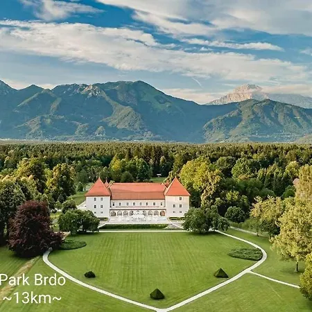 Apartmaji Mojca Летний дом