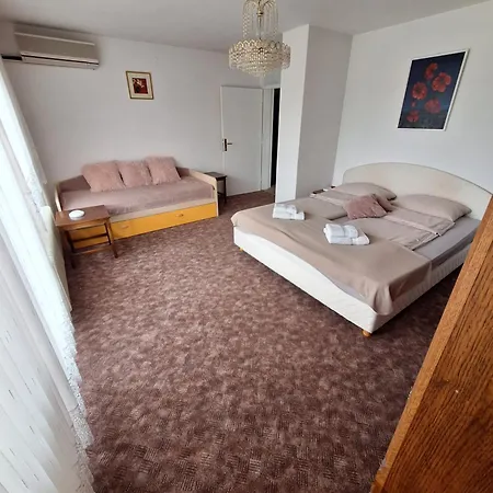 Country house Apartmaji Mojca *