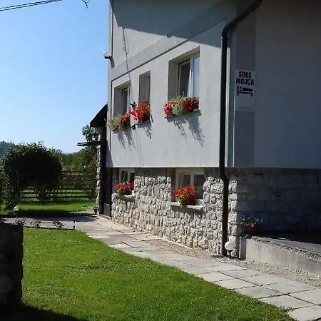 Apartmaji Mojca * Križe